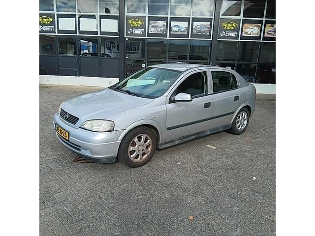 Grijs Gebruikt 2002 Opel Astra Edition Hatchback | € 1.299 (Eerlijke prijs) - Afbeelding 1/4