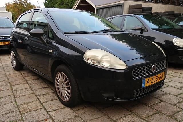 Occasion Fiat Grande Punto 78 PK (57 kW) 2009 Zwart Hatchback