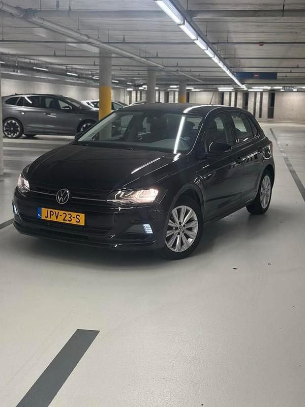 Zwart Gebruikt 2021 VW Polo Highline Hatchback | € 12.750 (Super prijs) - Afbeelding 1/4