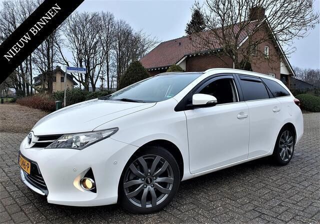 Wit Gebruikt 2014 Toyota Auris Touring Sports Plus Stationwagen | € 13.795 (Eerlijke prijs) - Afbeelding 1/4