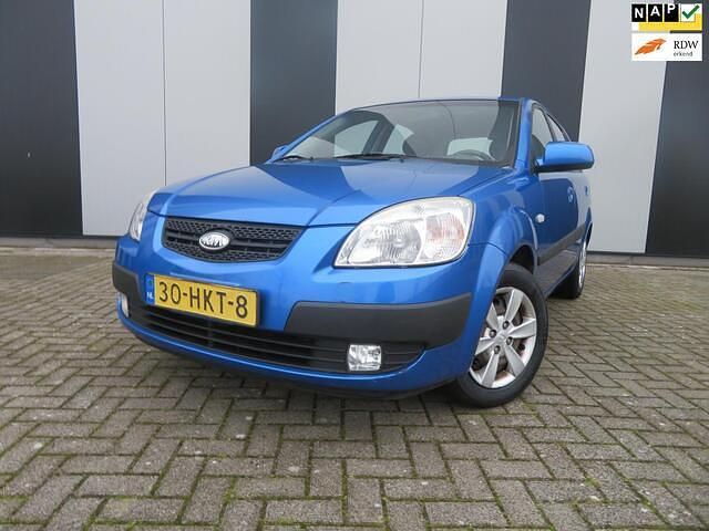 Blauw Occasion 2009 Kia Rio Hatchback | € 2.250 (Eerlijke prijs) - Afbeelding 1/4