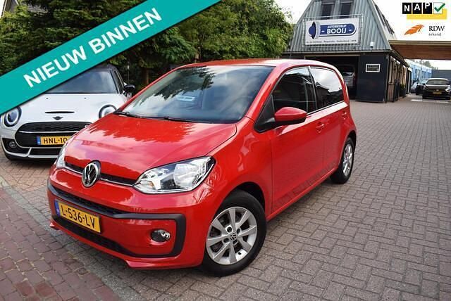 Rood Gebruikt 2018 VW up! move up! Hatchback | € 8.445 (Goede deal) - Afbeelding 1/4