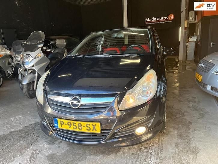 Zwart Gebruikt 2008 Opel Corsa Hatchback | € 2.450 (Super prijs) - Afbeelding 1/4