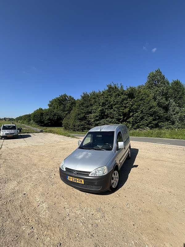 Gebruikt 2004 Opel Combo Comfort MPV | € 3.795 (Iets duurder) - Afbeelding 1/4