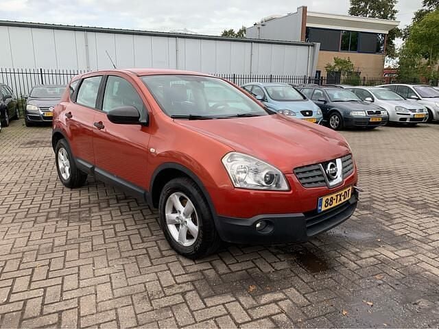 Rood Gebruikt 2007 Nissan Qashqai Visia SUV | € 2.199 (Eerlijke prijs) - Afbeelding 1/4