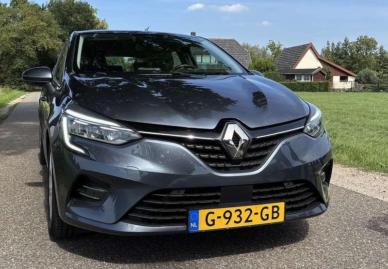 Grijs Gebruikt 2019 Renault Clio IV Intens Hatchback | € 10.500 (Super prijs) - Afbeelding 1/4