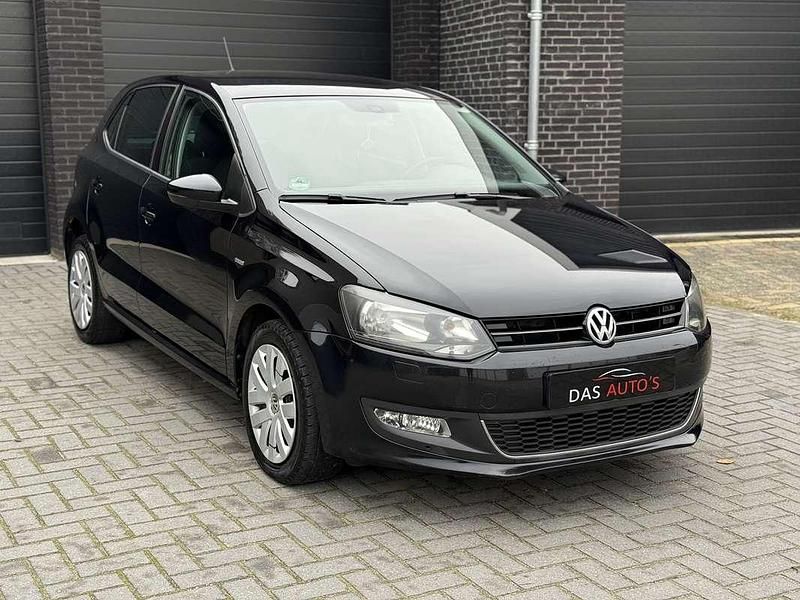 Zwart Gebruikt 2012 VW Polo Match Sedan | € 5.645 (Eerlijke prijs) - Afbeelding 1/4