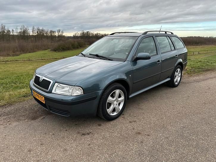 Occasion 2004 Skoda Octavia Stationwagen | € 1.450 (Super prijs) - Afbeelding 1/4