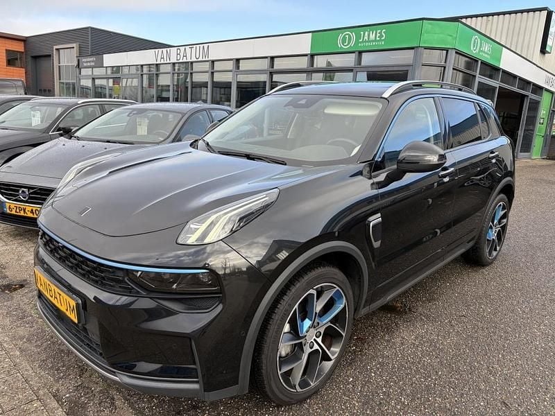 Zwart Gebruikt 2022 Lynk & Co 01 SUV | € 22.645 (Eerlijke prijs) - Afbeelding 1/4