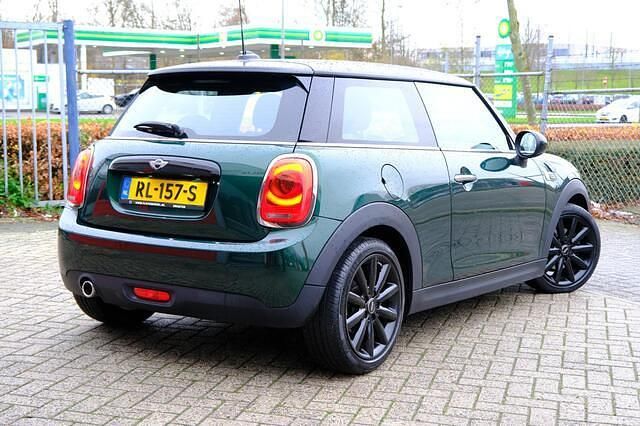 Occasion Mini Cooper Business 116 PK (85 kW) 2018 Groen Hatchback