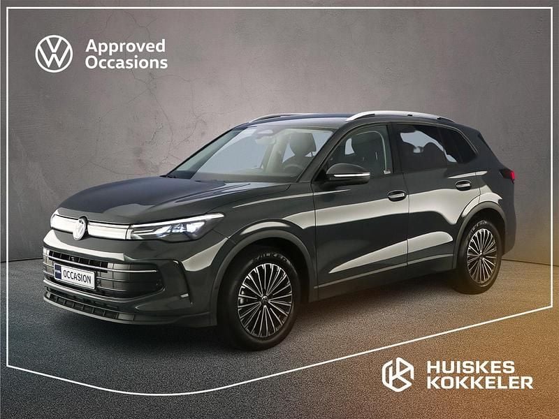 Grijs Gebruikt 2024 VW Tiguan Edition SUV | € 44.900 (Goede deal) - Afbeelding 1/4