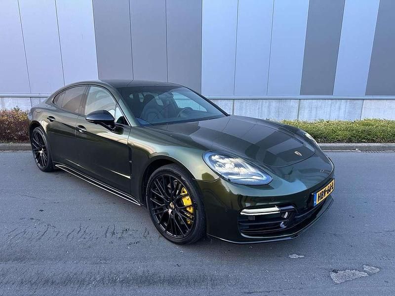 Zwart (metallic) Occasion 2021 Porsche Panamera Hatchback | € 79.890 (Eerlijke prijs) - Afbeelding 1/4