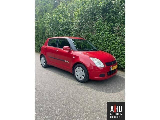 Rood Gebruikt 2007 Suzuki Swift GLS Hatchback | € 3.950 (Eerlijke prijs) - Afbeelding 1/4