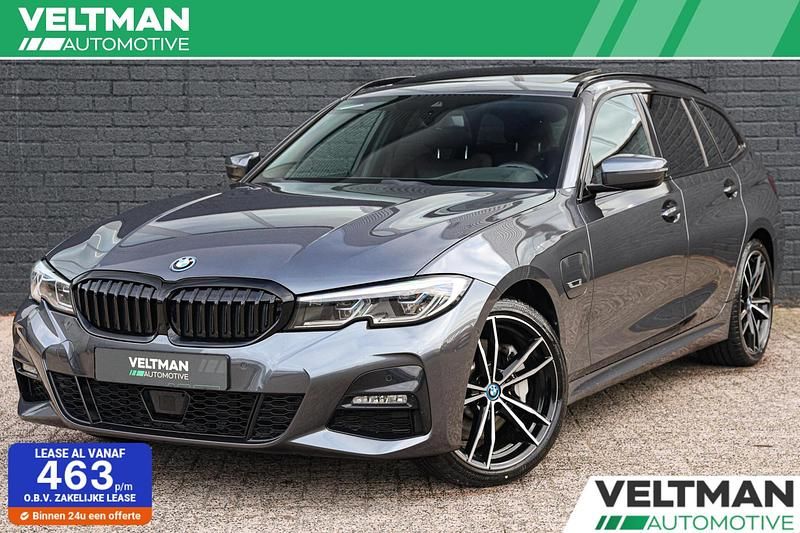 Grijs Gebruikt 2022 BMW 330e M Sport Stationwagen | € 34.945 (Goede deal) - Afbeelding 1/4