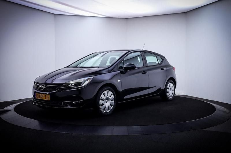 Zwart Occasion 2021 Opel Astra Business Edition Hatchback | € 13.750 (Goede deal) - Afbeelding 1/4