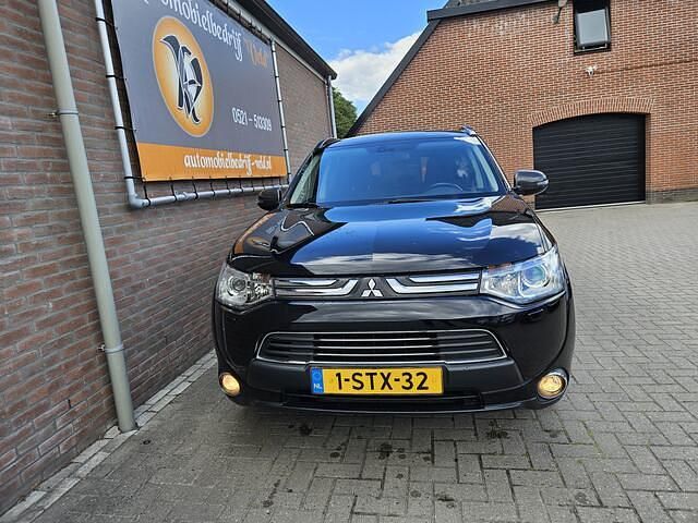 Occasion Mitsubishi Outlander Intense+ 150 PK (110 kW) 2013 Zwart (metallic) SUV