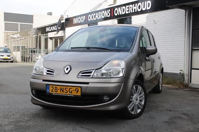 Beige Gebruikt 2010 Renault Grand Modus Dynamique MPV | € 3.950 (Eerlijke prijs) - Afbeelding 1/4