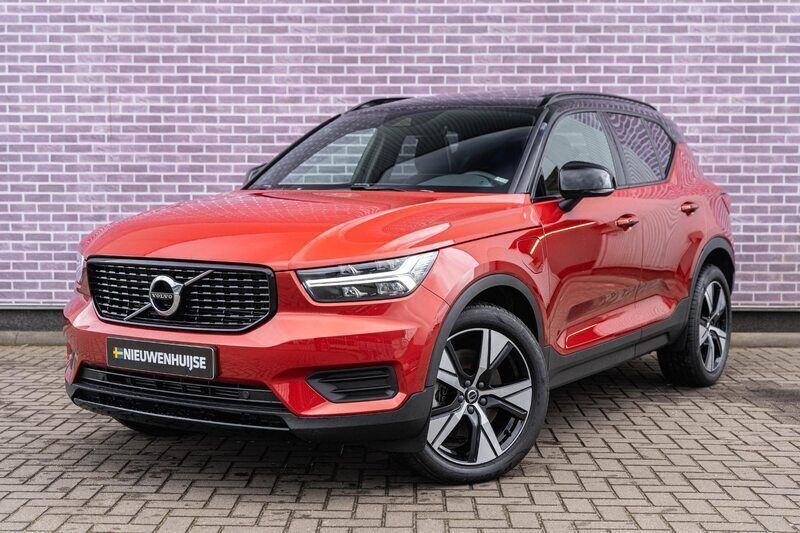 Rood Gebruikt 2021 Volvo XC40 R-Design SUV | € 36.899 (Iets duurder) - Afbeelding 1/4
