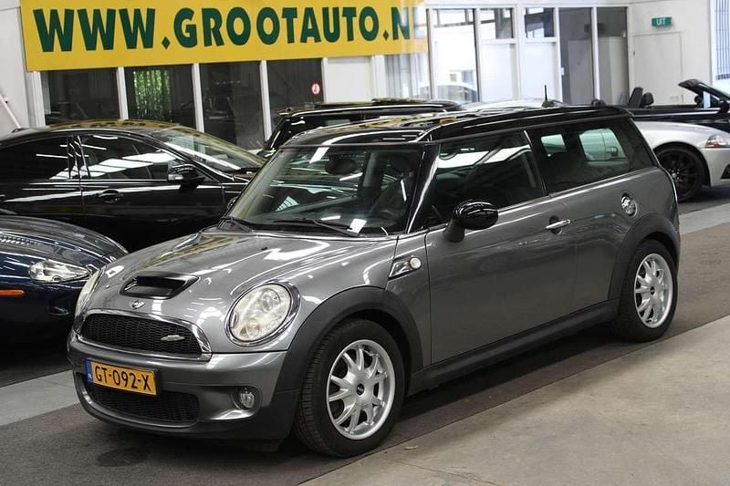 Grijs, metallic lak Gebruikt 2008 Mini Cooper S Clubman Stationwagen | € 4.444 (Eerlijke prijs) - Afbeelding 1/4