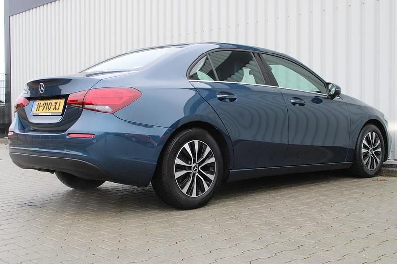 Occasion Mercedes A180 Business 136 PK (100 kW) 2020 Blauw (metallic) Sedan