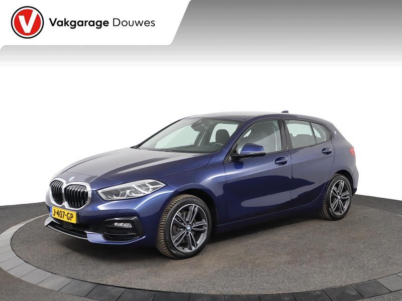 Blauw Gebruikt 2020 BMW 116 Executive Hatchback | € 16.450 (Eerlijke prijs) - Afbeelding 1/4