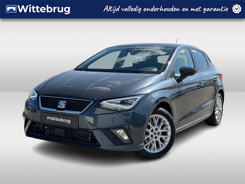 Grijs Gebruikt 2023 Seat Ibiza FR Hatchback | € 22.950 (Eerlijke prijs) - Afbeelding 1/2