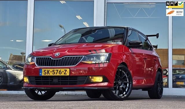 Rood Gebruikt 2018 Skoda Fabia Clever Hatchback | € 9.944 - Afbeelding 1/4