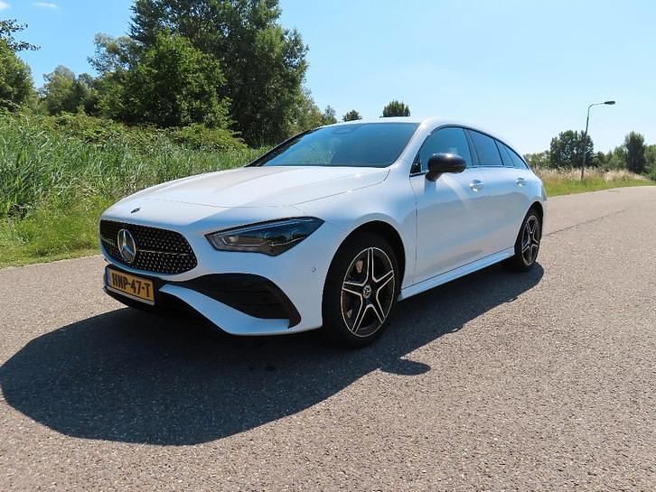 Occasion 2024 Mercedes CLA250e AMG Sedan | € 36.699 (Eerlijke prijs) - Afbeelding 1/4