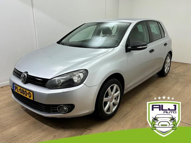 Hatchback Gebruikt 2011 VW Golf VI Trendline Hatchback | € 6.606 (Eerlijke prijs) - Afbeelding 1/4
