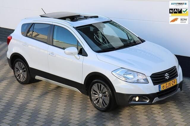 Wit Gebruikt 2015 Suzuki SX4 S-Cross Exclusive SUV | € 12.945 (Eerlijke prijs) - Afbeelding 1/4