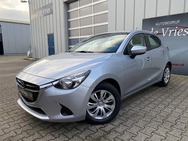 Grijs (metallic) Gebruikt 2019 Mazda 2 Hatchback | € 12.900 (Eerlijke prijs) - Afbeelding 1/4