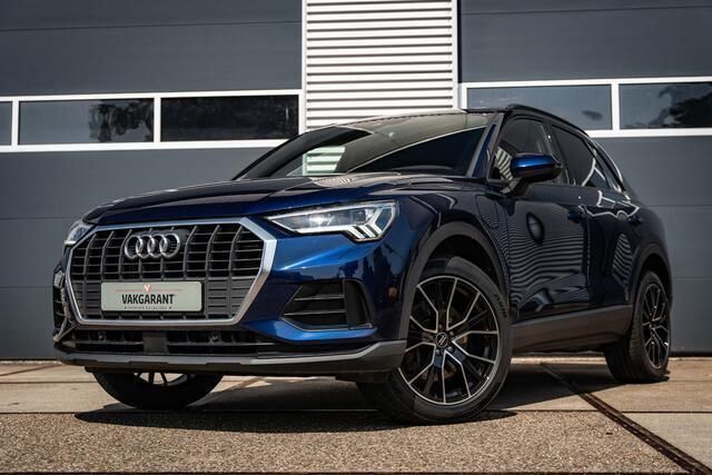 Blauw Gebruikt 2022 Audi Q3 Design SUV | € 36.950 (Iets duurder) - Afbeelding 1/4