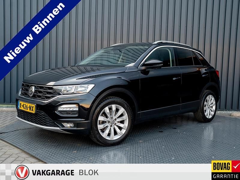 Zwart, metallic lak Gebruikt 2018 VW T-Roc Style SUV | € 20.945 (Goede deal) - Afbeelding 1/4