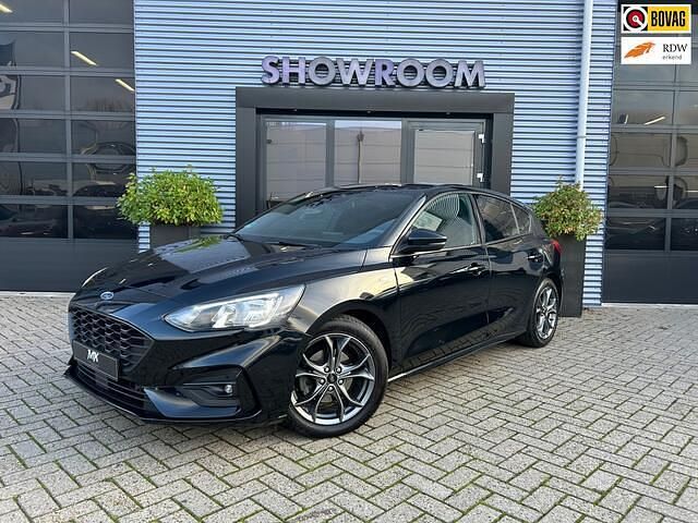 Zwart Gebruikt 2018 Ford Focus Business Edition Hatchback | € 15.900 (Iets duurder) - Afbeelding 1/4