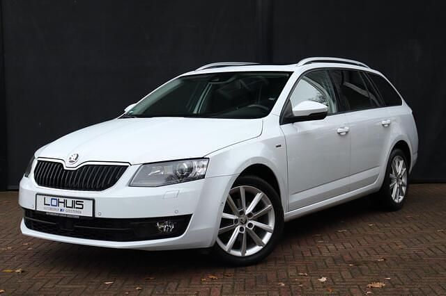 Wit Gebruikt 2016 Skoda Octavia Joy Stationwagen | € 16.850 - Afbeelding 1/4