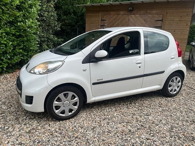 Wit Gebruikt 2011 Peugeot 107 Hatchback | € 3.490 (Eerlijke prijs) - Afbeelding 1/4