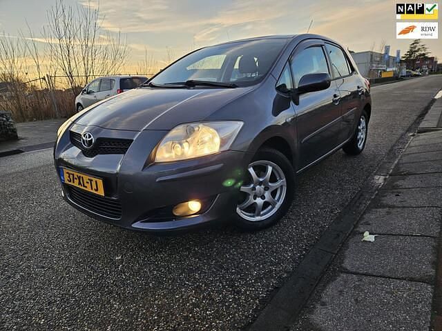 Grijs Occasion 2007 Toyota Auris Business Edition Hatchback | € 3.750 (Eerlijke prijs) - Afbeelding 1/4