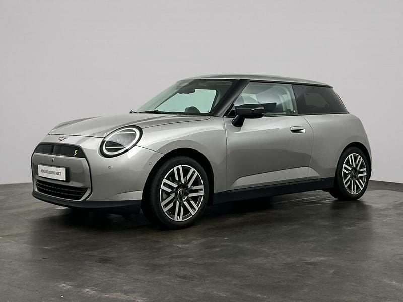 Grijs Occasion 2025 Mini Cooper SE Hatchback | € 33.880 (Super prijs) - Afbeelding 1/4