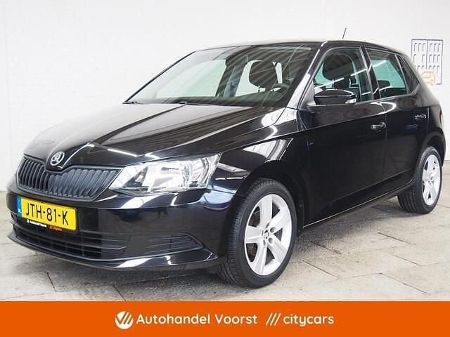 Zwart Occasion 2015 Skoda Fabia Business Line Hatchback | € 8.445 (Eerlijke prijs) - Afbeelding 1/4
