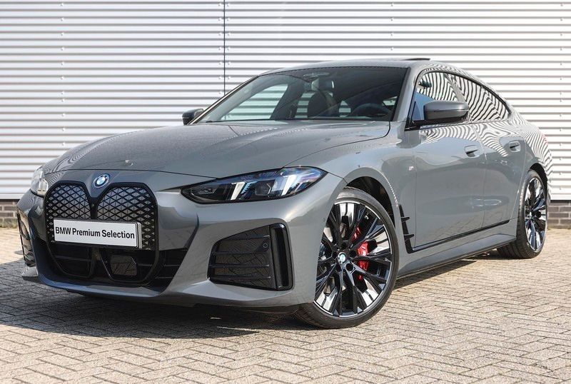 Grijs Gebruikt 2024 BMW i4 Executive Sedan | € 61.950 - Afbeelding 1/4