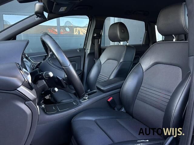 Occasion Mercedes B200 Ambition 157 PK (115 kW) 2015 Zwart MPV