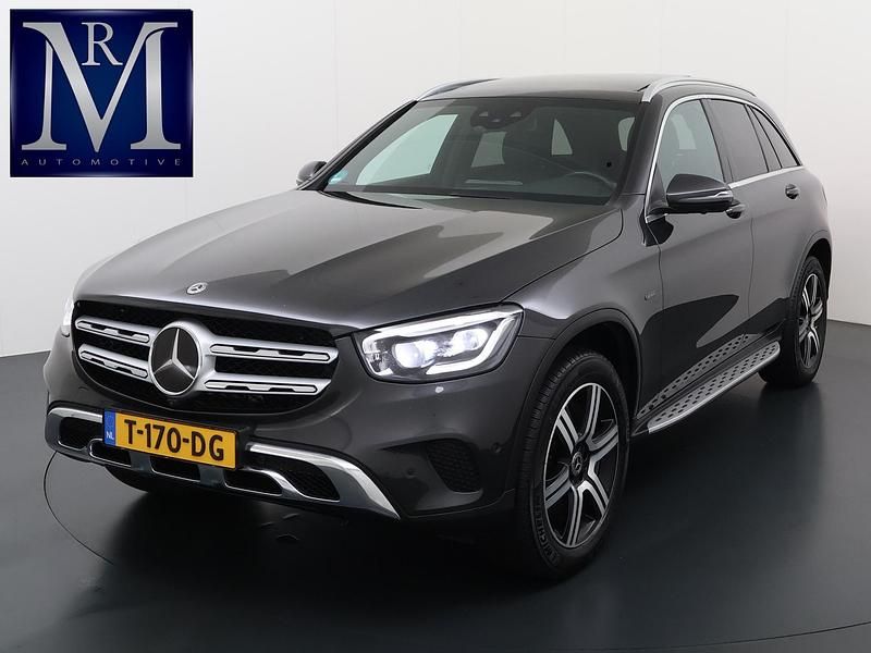 Grijs Gebruikt 2020 Mercedes GLC300 Business SUV | € 37.899 (Duur) - Afbeelding 1/4