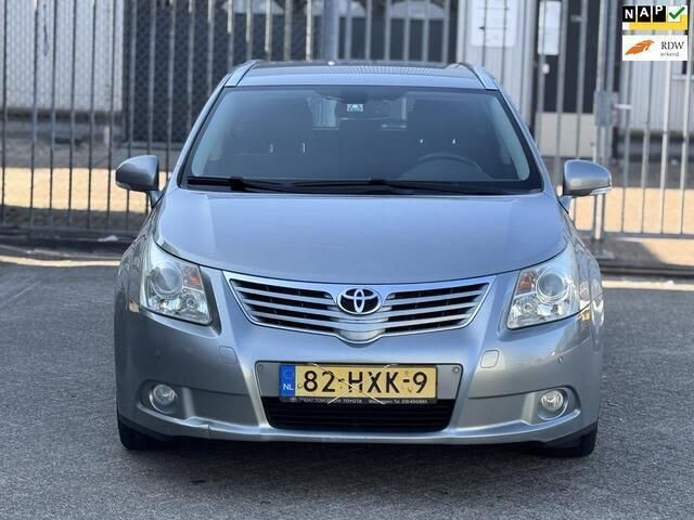 Grijs Gebruikt 2009 Toyota Avensis Stationwagen | € 4.599 (Duur) - Afbeelding 1/4