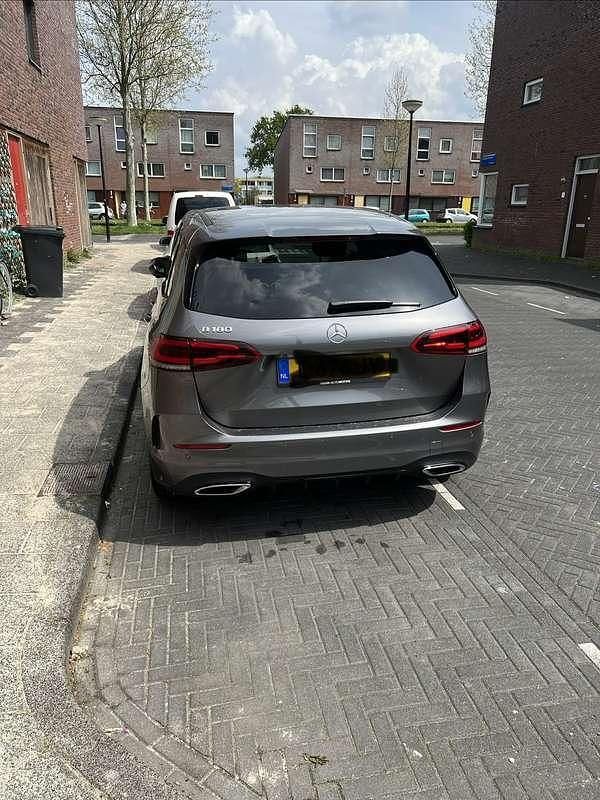 Occasion Mercedes B180 Business 136 PK (100 kW) 2021 Grijs MPV