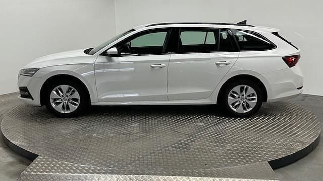 Occasion Skoda Octavia Business Line 2021 Wit Stationwagen