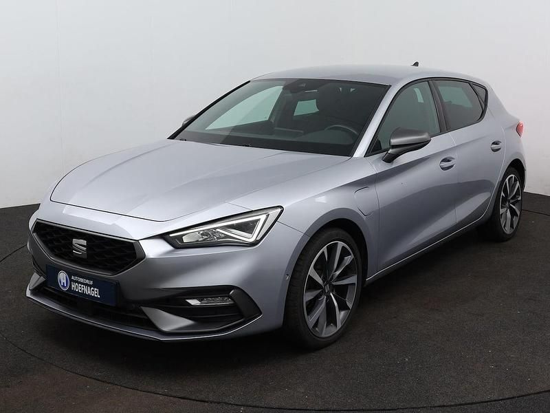 Grijs (metallic) Occasion 2021 Seat Leon FR Hatchback | € 22.945 (Goede deal) - Afbeelding 1/4