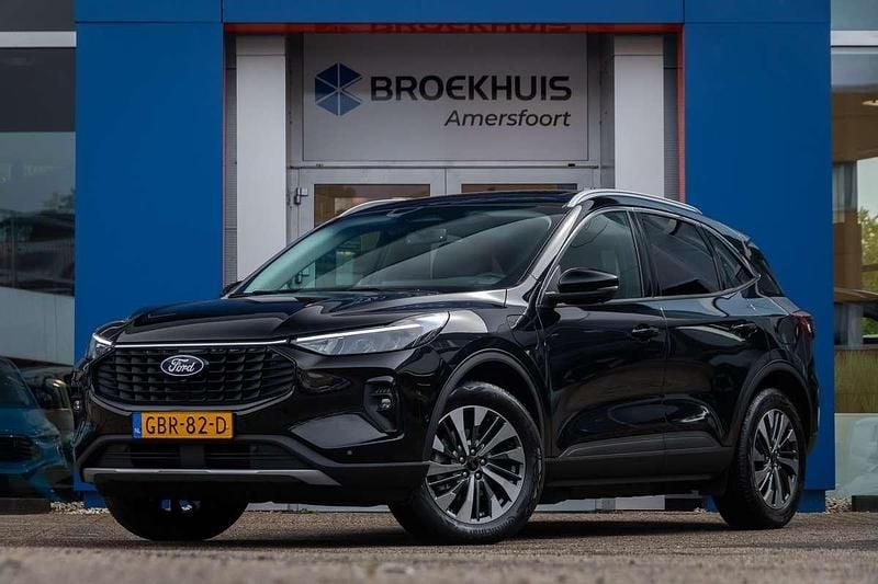Zwart Gebruikt 2024 Ford Kuga Titanium SUV | € 39.900 (Eerlijke prijs) - Afbeelding 1/4