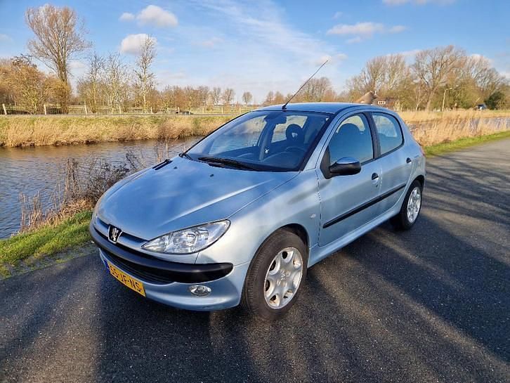 Occasion Peugeot 206 74 PK (54 kW) 2002