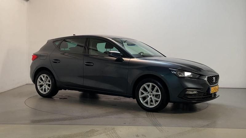 Occasion Seat Leon Business 2021 Grijs Hatchback