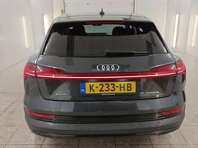 Occasion Audi e-tron Basis 300 kW (408 PK) 2020 Grijs SUV